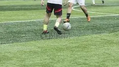 《阿森纳遭遇斯拉维亚严防死守，却因一关键失误痛失良机！》