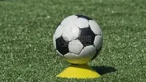 《凌晨告别京城，国安精英与球迷依依不舍送别古加》